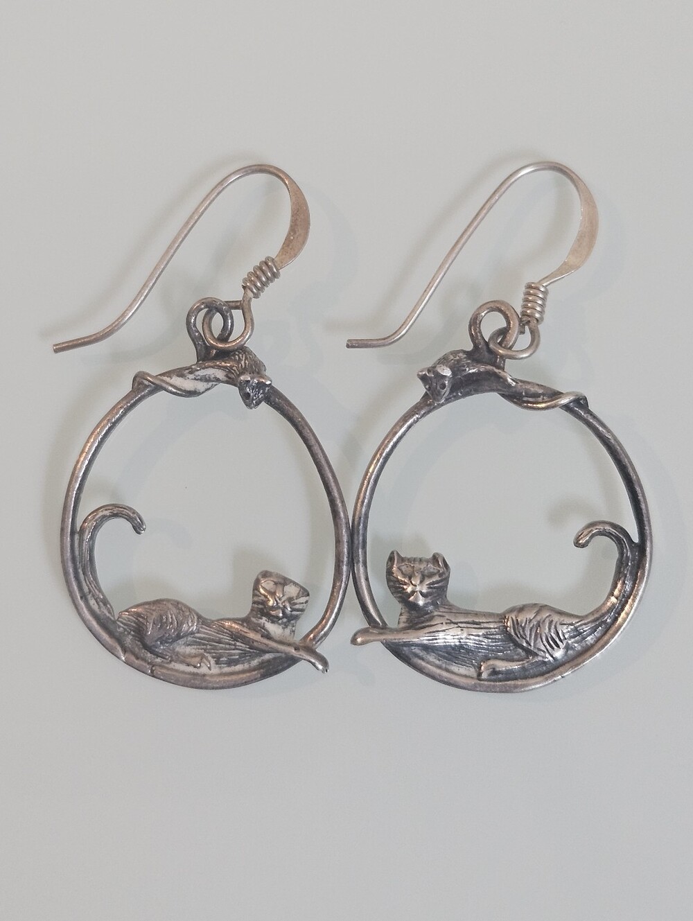 925 Playful Cat & Mouse Hoop Dangle Sterling Silver Earrings